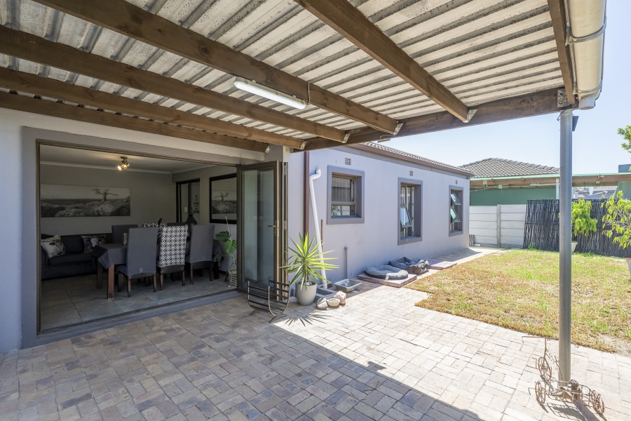 3 Bedroom Property for Sale in Viking Village Western Cape